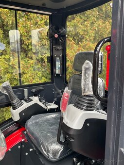 Bagr, minibagr 26C, motor-kubota - 2