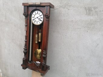 Predám starožitné 2- závažové nástenné hodiny - 2