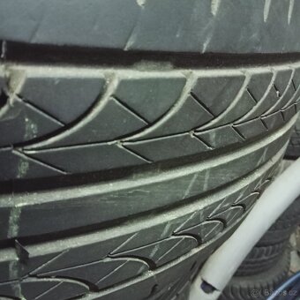 Pneu Ford Galaxy 1 - 2