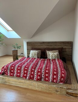 Luxusní rustikální dřevěná postel - 2