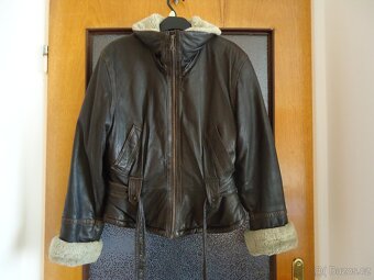 Bunda koženková dámská hnědá, velikost S-M - 2
