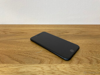 iPhone SE2020 128GB Black - baterie 91% - 2