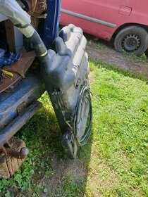 Vito 638 plastová nádrž  s podávacím čerpadlem 850kč - 2