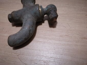 Stabilní motor kohoutek - 2