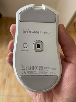Razer DeathAdder V4 Pro - White - 2