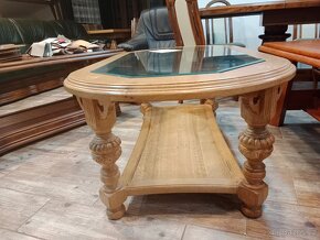 KONFERENČNÍ STOLEK - 2