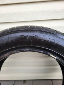 pneu 225/55 R17 - 2