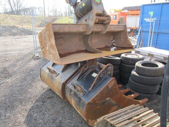 Hitachi ZX 130-6 pásové rypadlo - 2
