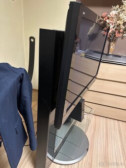 Televize i se stojanem - 2