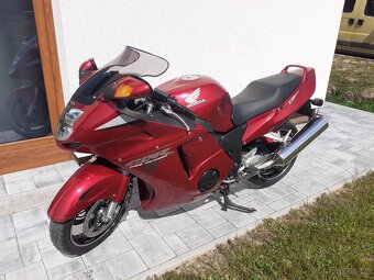 Honda CBR 1100 xx Blackbird - 2