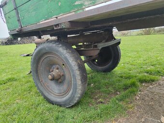 Potahový valníček za traktor nebo koně. - 2