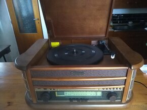 Prodám retro hudební skříň. - 2