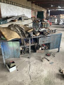 prodám ponk včetně svěráku- Pracovní stůl - 2