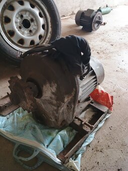 Motor a převodovka - 2