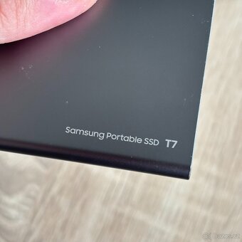 Externí SSD Samsung T7 2 TB - zánovní - 2