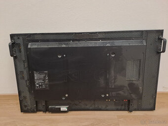 LCD 46" - NEC MultiSync P462 - 2