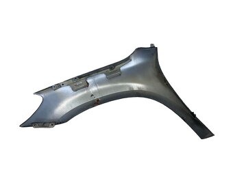 Pravý blatník šedá metalíza LF8L Škoda Yeti 5L r.v. 2011 - 2