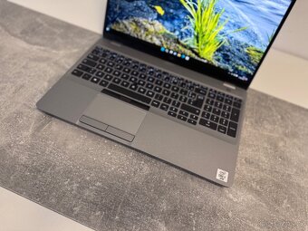 Dell Latitude 5511 - Core i7-10850H / 512GB NVMe / Win11 - 2