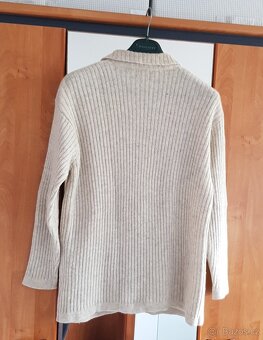 Teplý dámský svetr – na zapínání - 2
