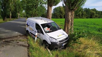 REZERVACE - Peugeot Partner 1.6hdi “NEHODA” - 2