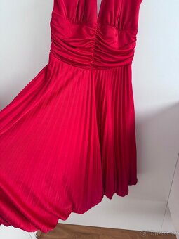 Společenské šaty úžasné barvy, top stav, vel.36, u USA - 2