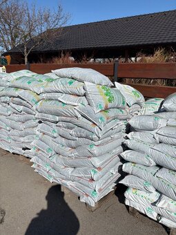 raselina hlina substrat torf perlit boruvka kanadska SLEVA - 2