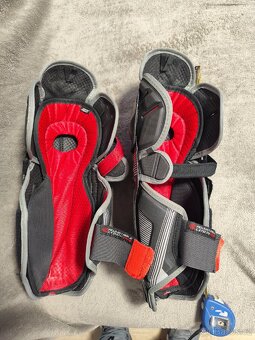 Chrániče holení CCM - 2