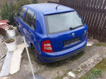 prodám škoda fabia 1 r.v. 2003 1,2HTP 40kw, motor na opravu - 2