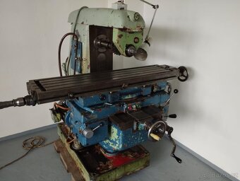 Univerzální frézka TOS FA 3 (8022) - 2