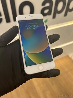 Apple iPhone 8 64GB Silver - 2