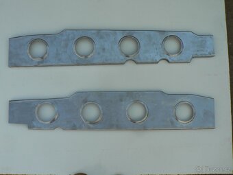 Plech pod přední sedačku - zadní svislá část pravá/levá - 2