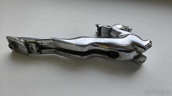 Jelen na kapotu Volha GAZ 21 - 2