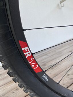 YT Capra CF PRO 2.0 10/2019 vel. L 27,5” - 2