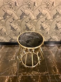 Elegantní stolek - 2