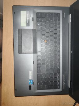 HP EliteBook 8770w - 2