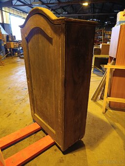 Šatní skříň - 2