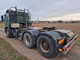 Volvo 6x4 tahač - 2