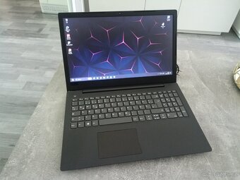 Lenovo V330-15IKB - 2