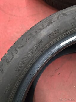Prodám pneu letní 225/45R17 - 2