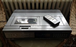 Historický videorekordér VHS - 2