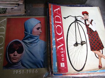 staré časopisy Naša moda 1946-1964 - celkem 90 kusů - 2