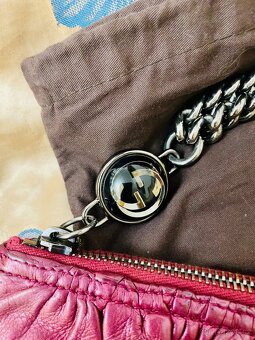 Originální Gucci kožená kabelka na zápěstí - 2