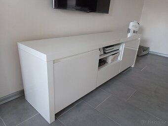 Tv stolek Lario - 2