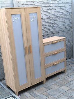 Prodám šatní skříň a komodu IKEA - 2