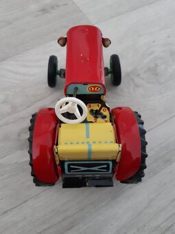 Kovovy traktor - 2