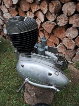Prodám motor po GO na motocykl Jawa 250/559 panelka - 2