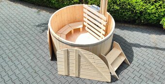 Koupací dřevěná kaď - 2