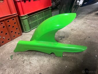 Kawasaki zx7r zadní blatník - 2
