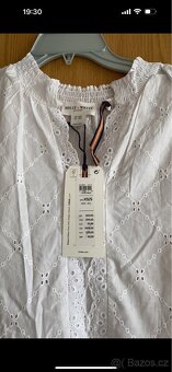 Bílé saty s vysivkou Lindex velikost XS/S - 2