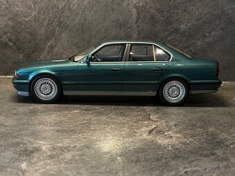 BMW M5 E34 Cecotto zelená 1:18 - 2